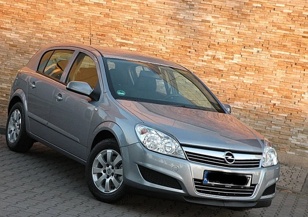 Opel Astra cena 15900 przebieg: 180300, rok produkcji 2009 z Raszków małe 497